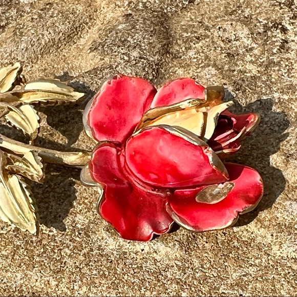 Vintage Red Rose Gold Pin brooch - Picture 6 of 13